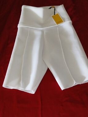 NWTMuehleder White High-Rise Seamed Scuba Shorts Small